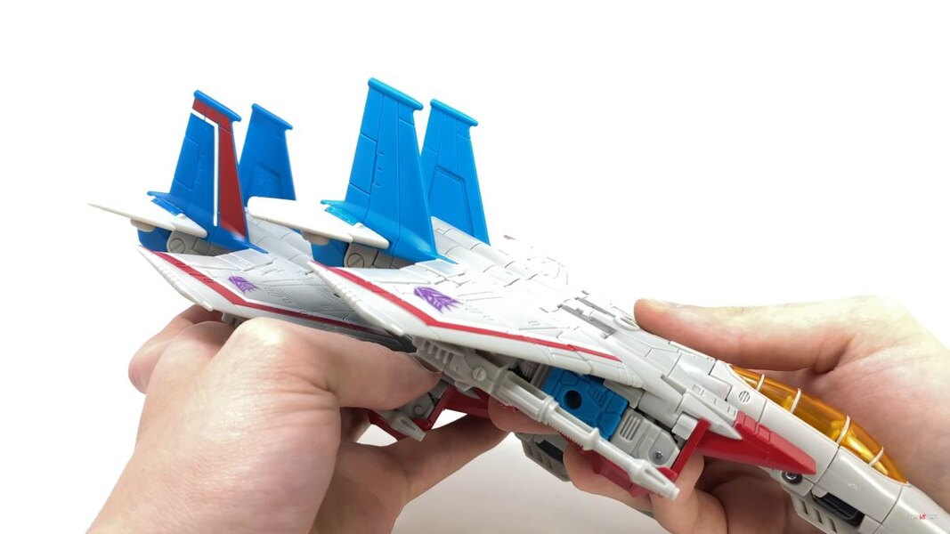 Transformers Studio Series 86 Coronation Starscream In Hand Image  (22 of 22)